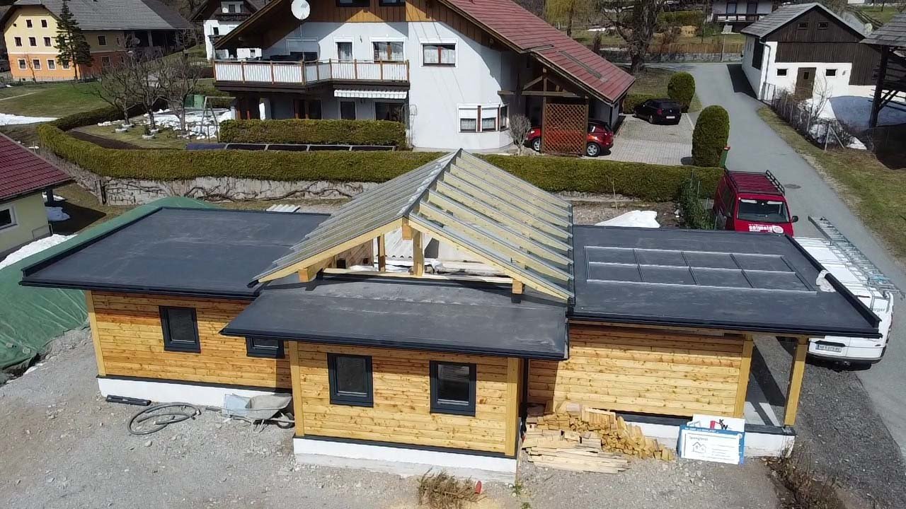Dachbau der Spenglerei Glaserei Jürgen Guggenberger